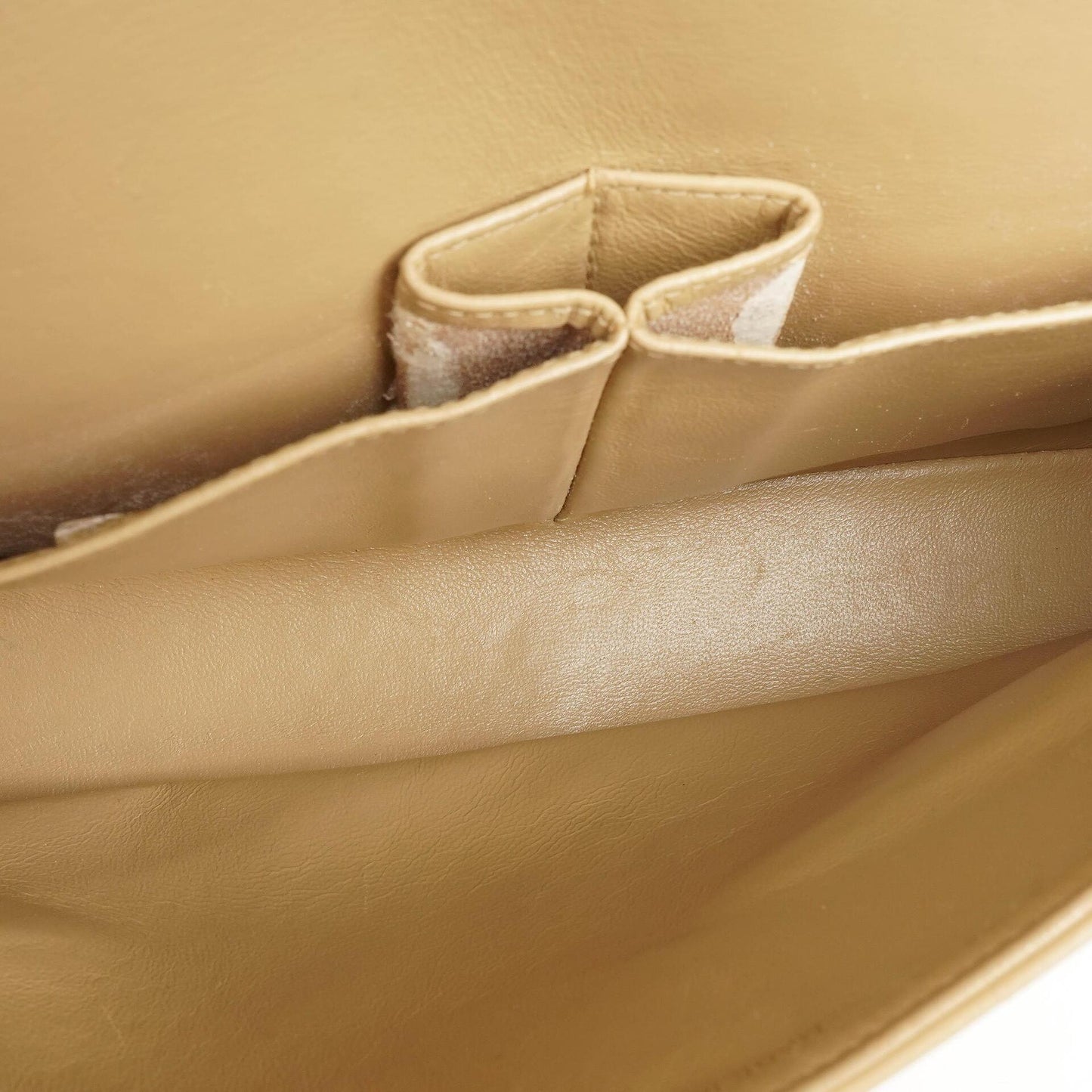 Chanel Mittlere klassische gesteppte Lammleder Doppelklappen-Tasche mit 24K goldplattierter Hardware