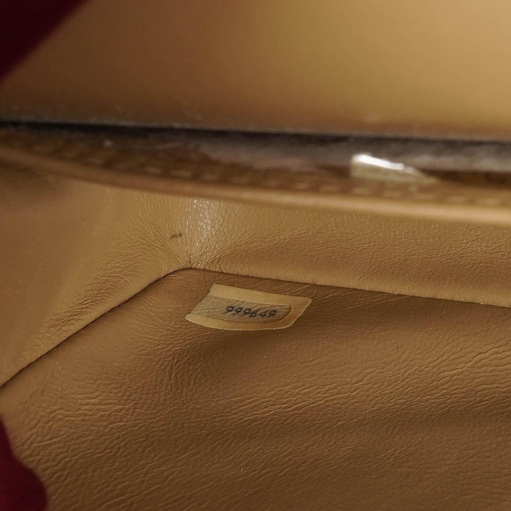 Chanel Mittlere klassische gesteppte Lammleder Doppelklappen-Tasche mit 24K goldplattierter Hardware