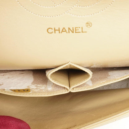 Chanel Mittlere klassische gesteppte Lammleder Doppelklappen-Tasche mit 24K goldplattierter Hardware