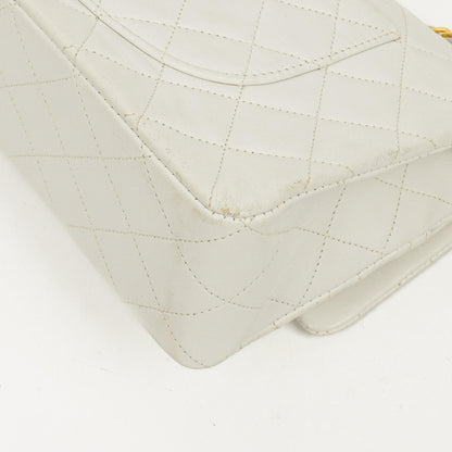 Chanel Classic Medium Double Flap Bag aus gestepptem Lammleder mit 24K goldplattierten Beschlägen