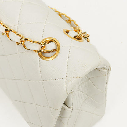 Chanel Classic Medium Double Flap Bag aus gestepptem Lammleder mit 24K goldplattierten Beschlägen