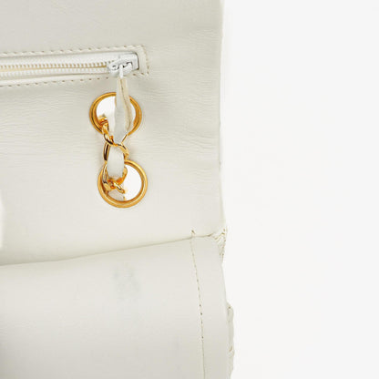 Chanel Classic Medium Double Flap Bag aus gestepptem Lammleder mit 24K goldplattierten Beschlägen