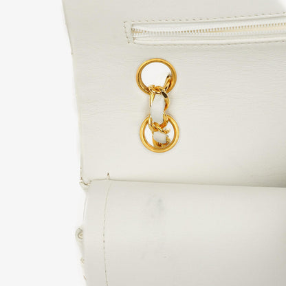Chanel Classic Medium Double Flap Bag aus gestepptem Lammleder mit 24K goldplattierten Beschlägen