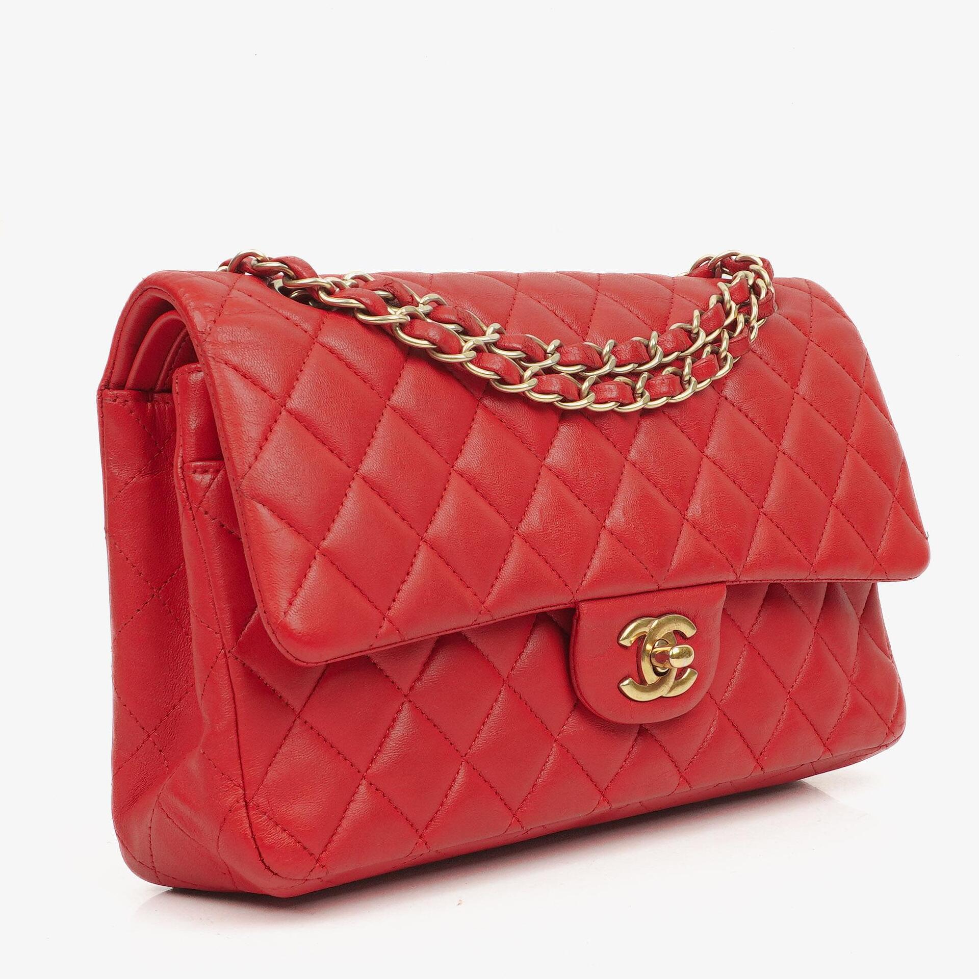 Chanel Medium Classic Rot Stepp-Leder Double Flap Tasche mit Goldfarbener Hardware