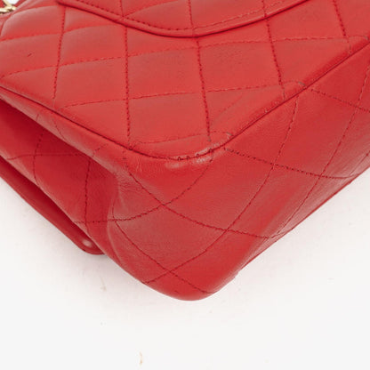 Chanel Medium Classic Rot Stepp-Leder Double Flap Tasche mit Goldfarbener Hardware