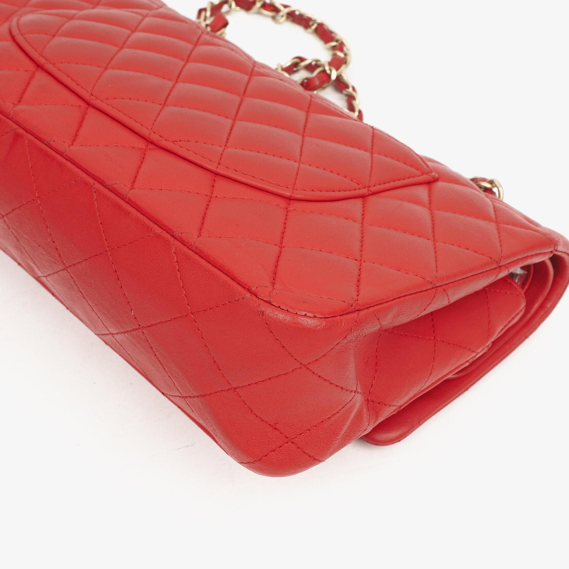 Chanel Medium Classic Rot Stepp-Leder Double Flap Tasche mit Goldfarbener Hardware