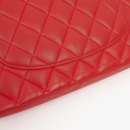 Chanel Medium Classic Rot Stepp-Leder Double Flap Tasche mit Goldfarbener Hardware