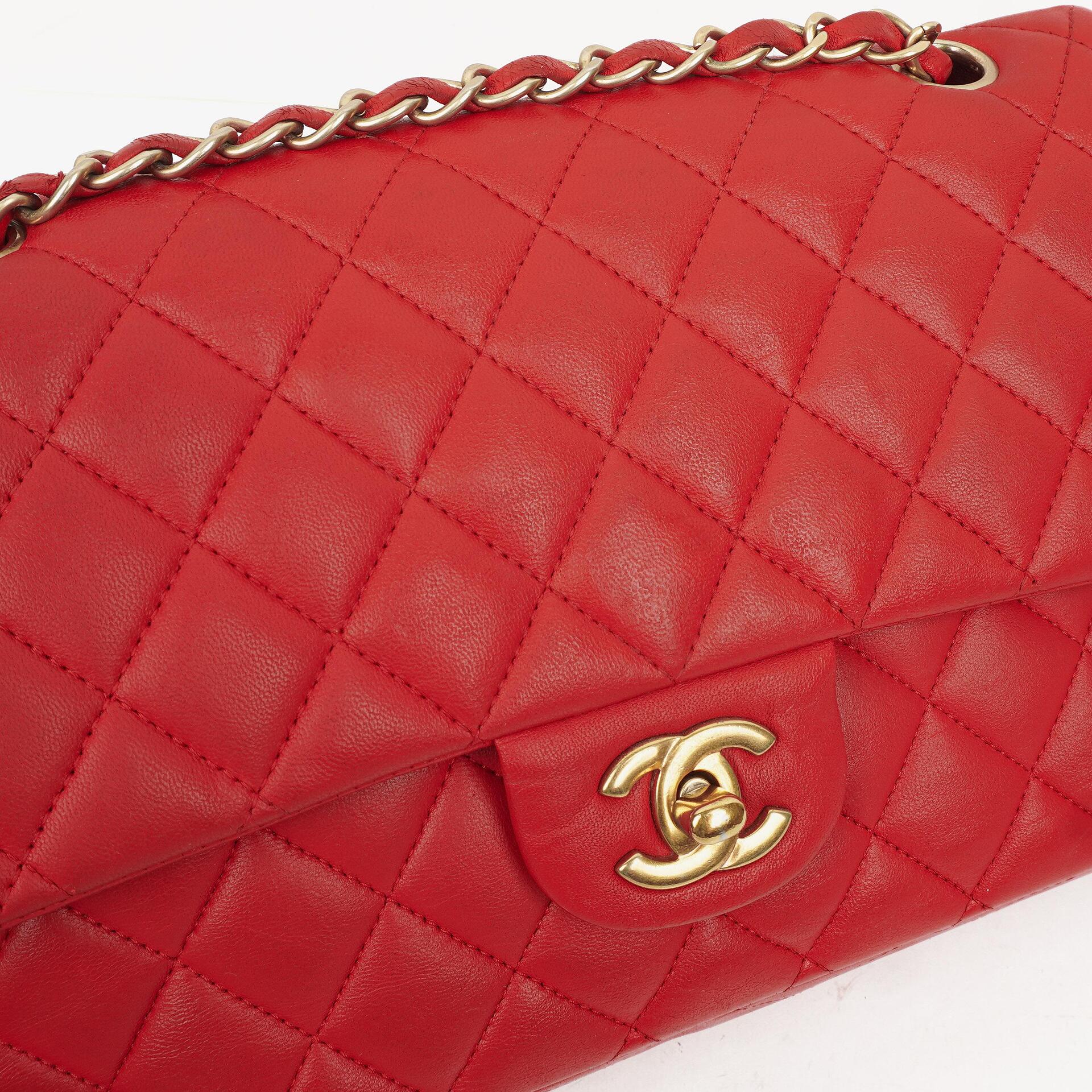 Chanel Medium Classic Rot Stepp-Leder Double Flap Tasche mit Goldfarbener Hardware