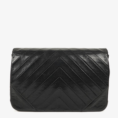 Chanel Medium Classic Single Flap Tasche aus schwarzem Chevron-gestepptem Lammleder mit 24K vergoldeten Beschlägen