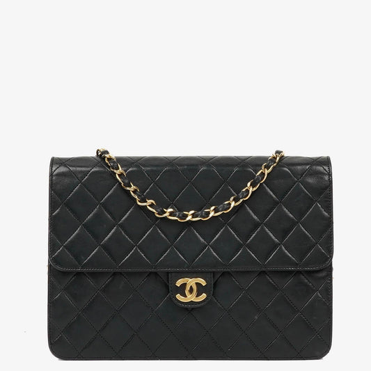 Chanel Mittlere klassische Einzelklappen-Tasche Schwarz gestepptes Lammleder mit 24K goldplattierter Hardware