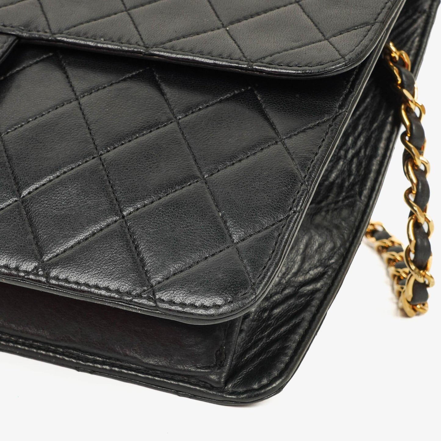 Chanel Medium Classic Single Flap Tasche aus schwarzem gestepptem Lammleder mit 24K vergoldeter Hardware