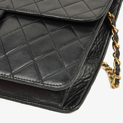 Chanel Medium Classic Single Flap Tasche aus schwarzem gestepptem Lammleder mit 24K vergoldeter Hardware