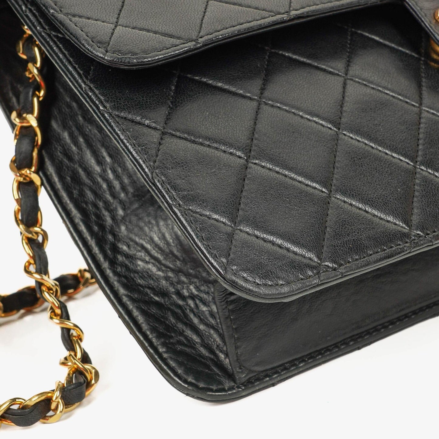 Chanel Medium Classic Single Flap Tasche aus schwarzem gestepptem Lammleder mit 24K vergoldeter Hardware