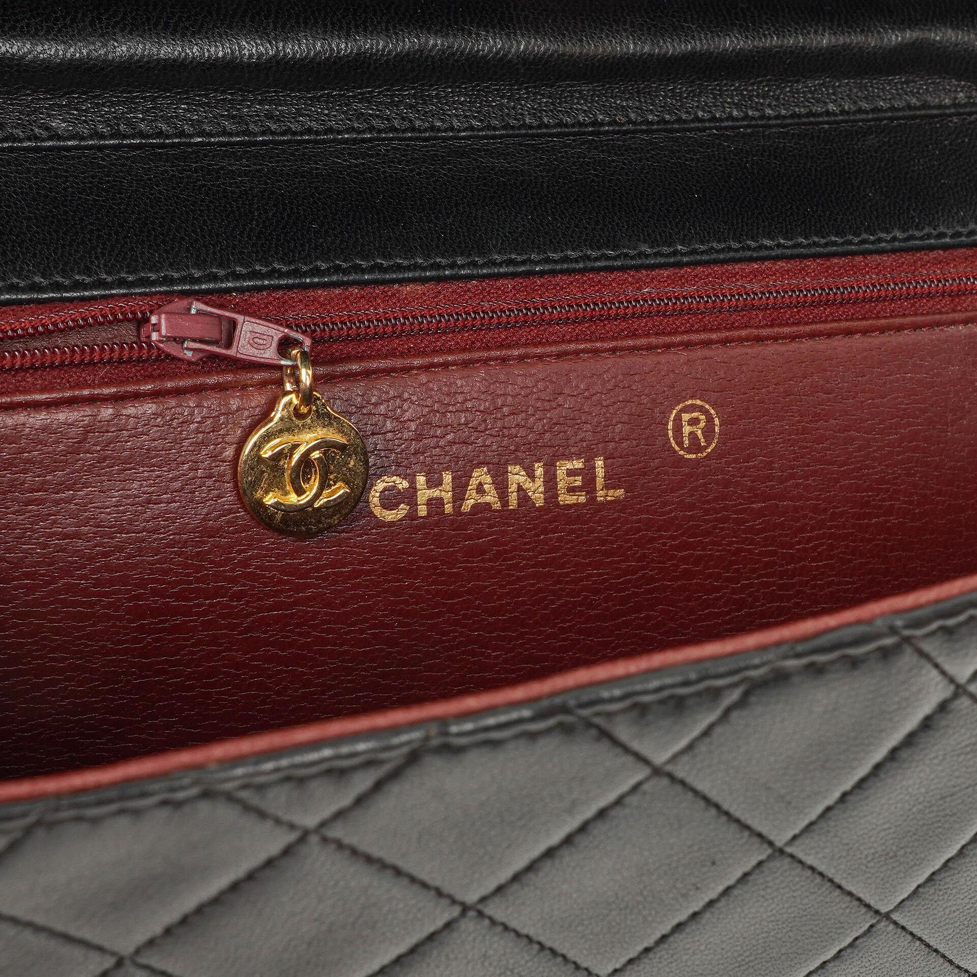 Chanel Medium Classic Single Flap Tasche aus schwarzem gestepptem Lammleder mit 24K vergoldeter Hardware