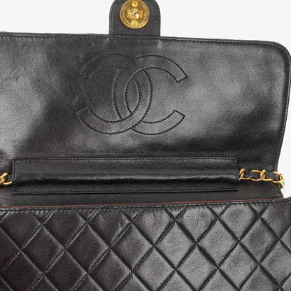 Chanel Medium Classic Single Flap Tasche aus schwarzem gestepptem Lammleder mit 24K vergoldeter Hardware