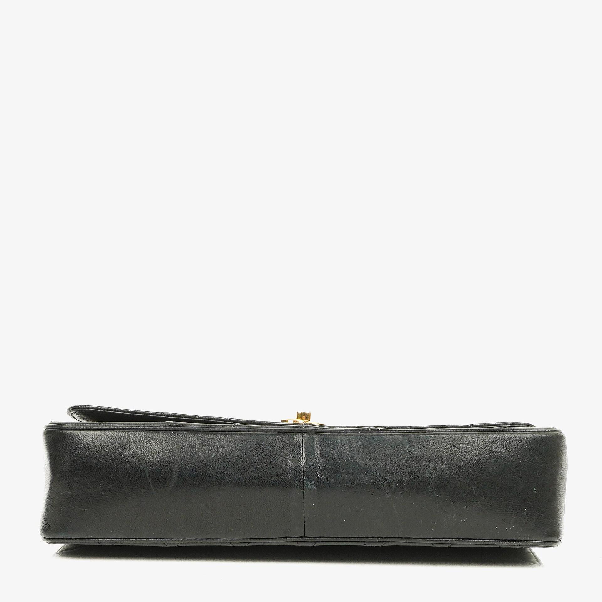 Chanel Medium Classic Single Flap Tasche aus schwarzem gestepptem Lammleder mit 24K vergoldeter Hardware
