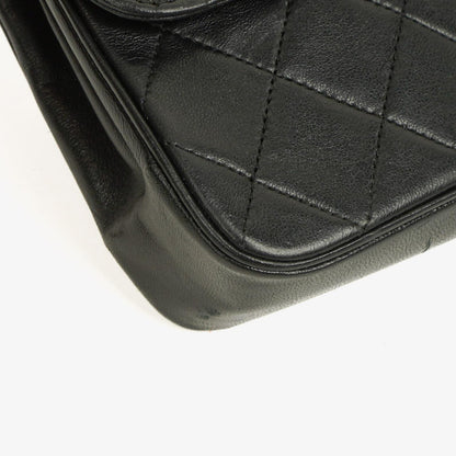 Chanel Medium Classic Single Flap Tasche aus schwarzem gestepptem Lammleder mit 24K vergoldeter Hardware