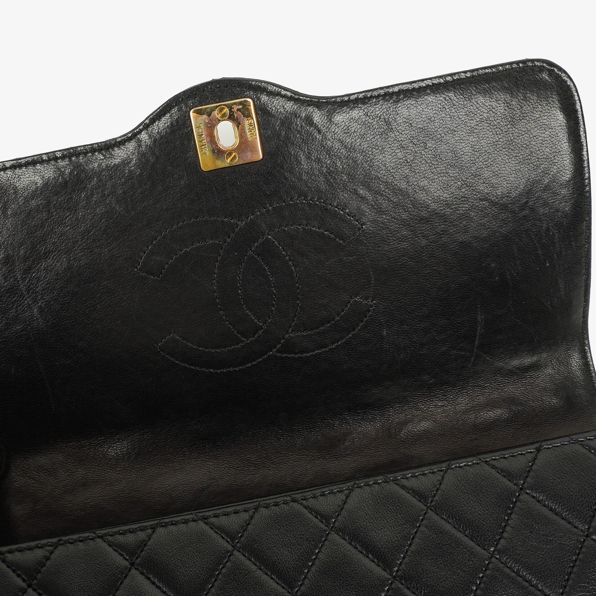Chanel Medium Classic Single Flap Tasche aus schwarzem gestepptem Lammleder mit 24K vergoldeter Hardware