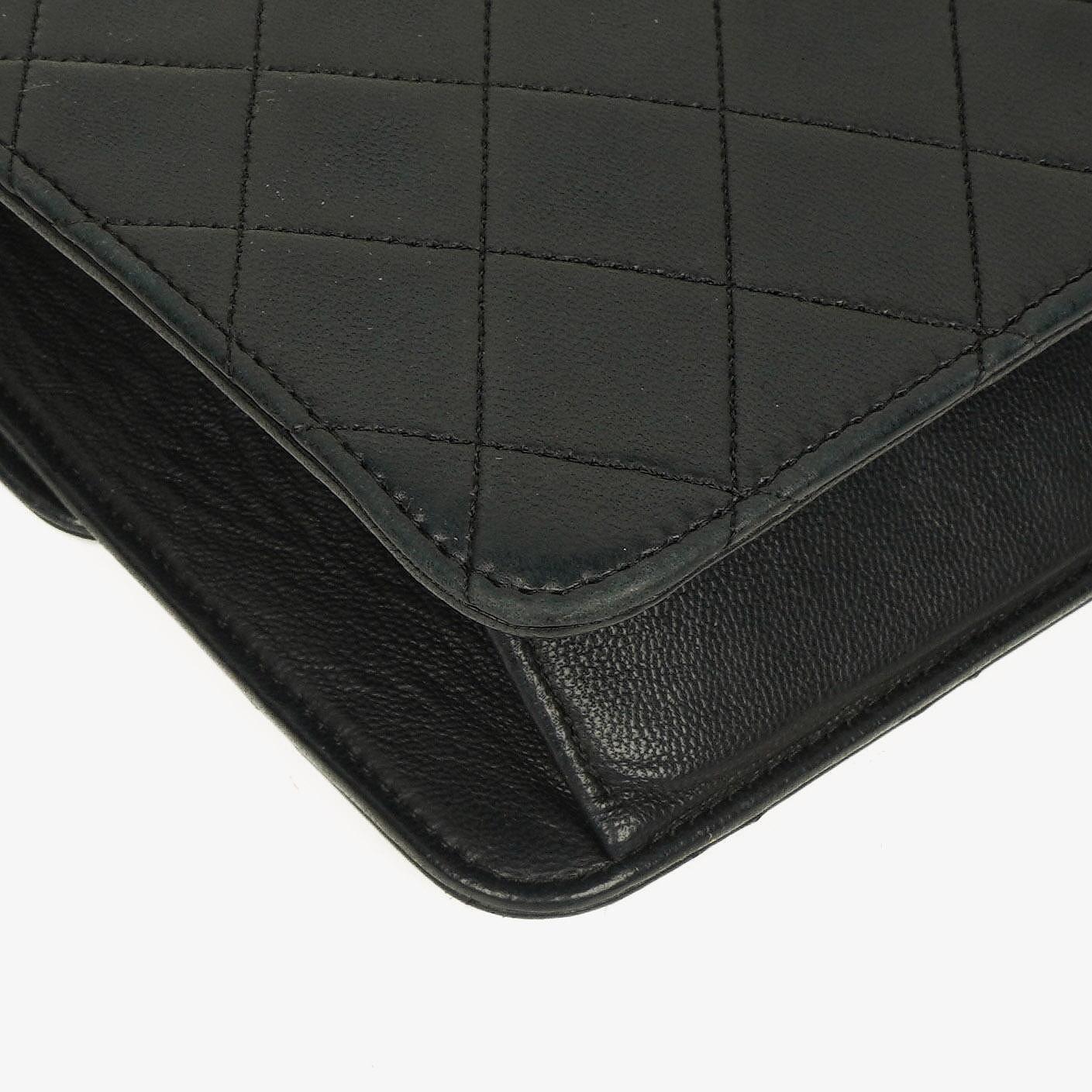 Chanel Medium Classic Single Flap Tasche aus schwarzem gestepptem Lammleder mit 24K vergoldeter Hardware