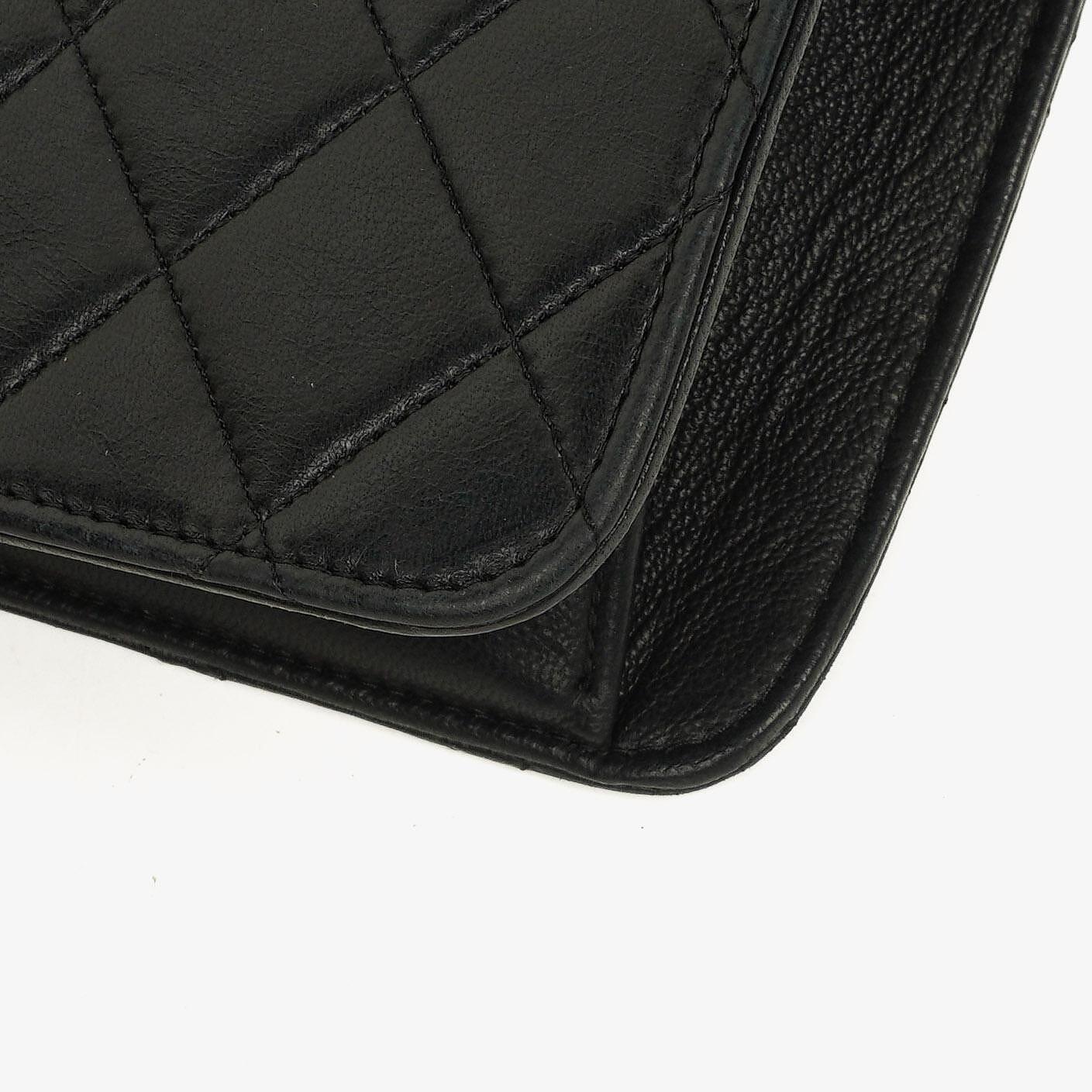 Chanel Medium Classic Single Flap Tasche aus schwarzem gestepptem Lammleder mit 24K vergoldeter Hardware