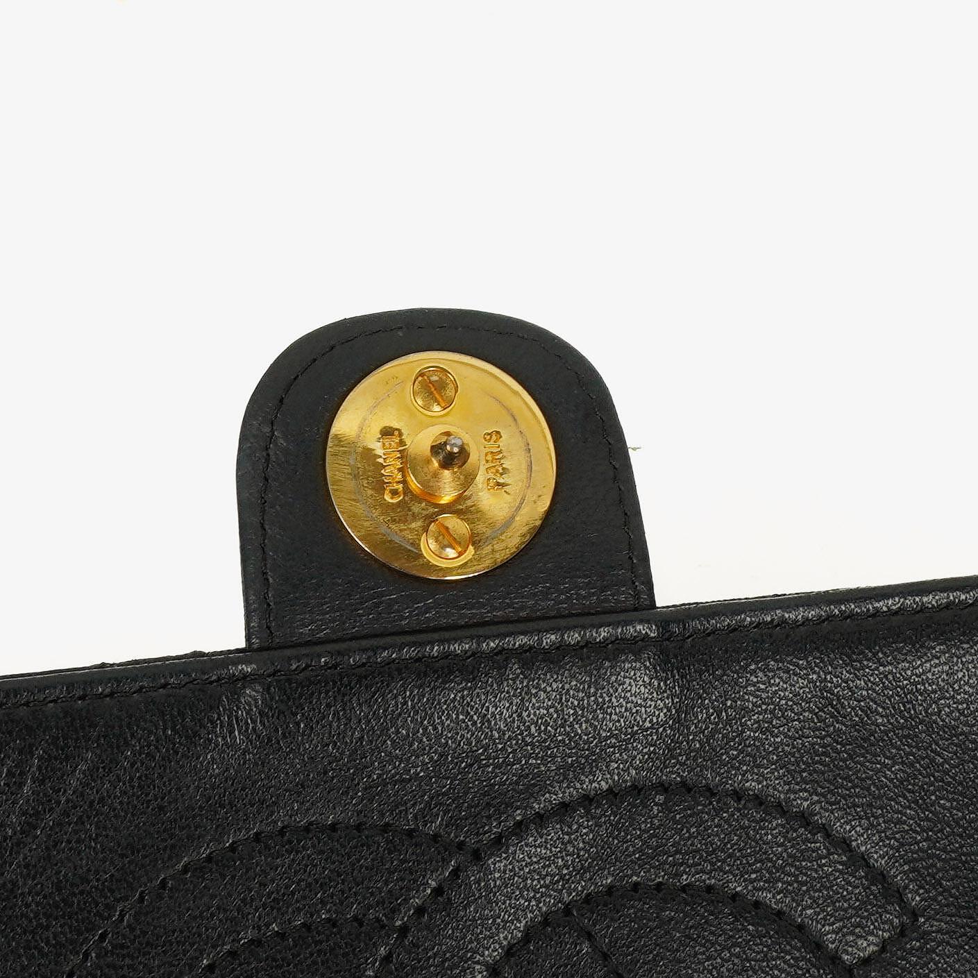 Chanel Medium Classic Single Flap Tasche aus schwarzem gestepptem Lammleder mit 24K vergoldeter Hardware
