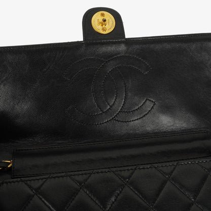 Chanel Medium Classic Single Flap Tasche aus schwarzem gestepptem Lammleder mit 24K vergoldeter Hardware