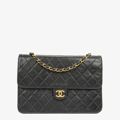 Chanel Medium Classic Einzelklappentasche Schwarz Gepolstertes Lammleder Mit 24K vergoldeter Hardware