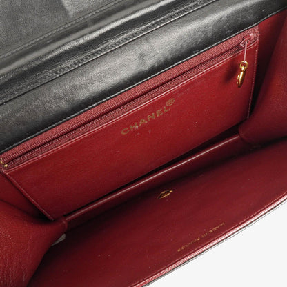 Chanel Medium Classic Einzelklappentasche Schwarz Gepolstertes Lammleder Mit 24K vergoldeter Hardware
