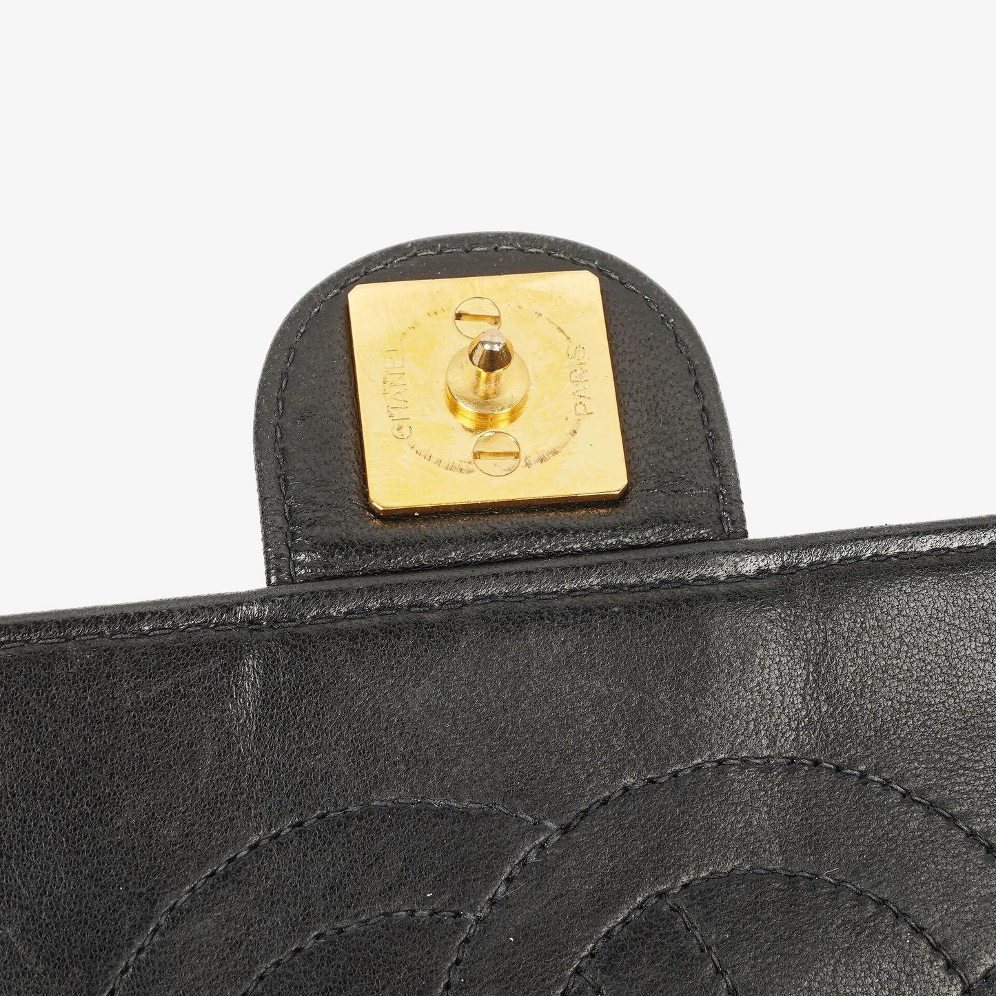 Chanel Medium Classic Einzelklappentasche Schwarz Gepolstertes Lammleder Mit 24K vergoldeter Hardware