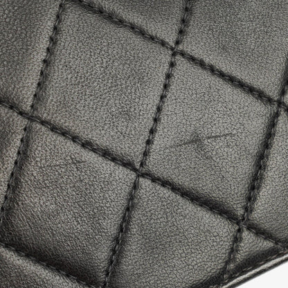 Chanel Medium Classic Einzelklappentasche Schwarz Gepolstertes Lammleder Mit 24K vergoldeter Hardware
