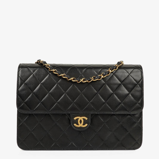 Chanel Medium Classic Einzelklappentasche Schwarz Gepolstertes Lammleder Mit 24K vergoldeter Hardware