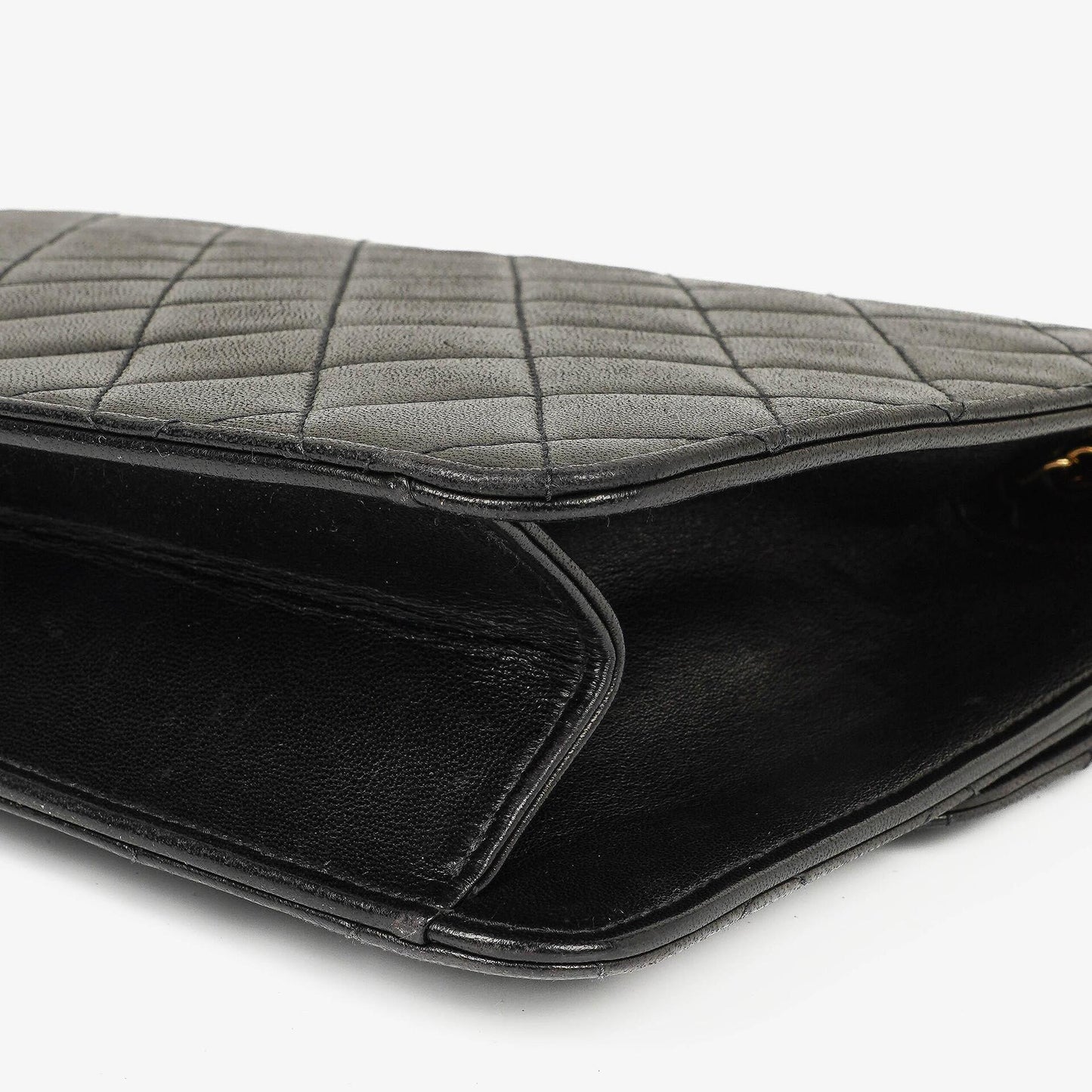 Chanel Medium Classic Einzelklappentasche Schwarz Gepolstertes Lammleder Mit 24K vergoldeter Hardware