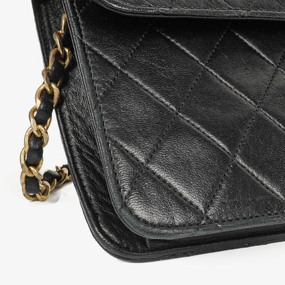 Chanel Medium Classic Single Flap Tasche aus schwarzem gestepptem Lammleder mit 24K vergoldeten Beschlägen