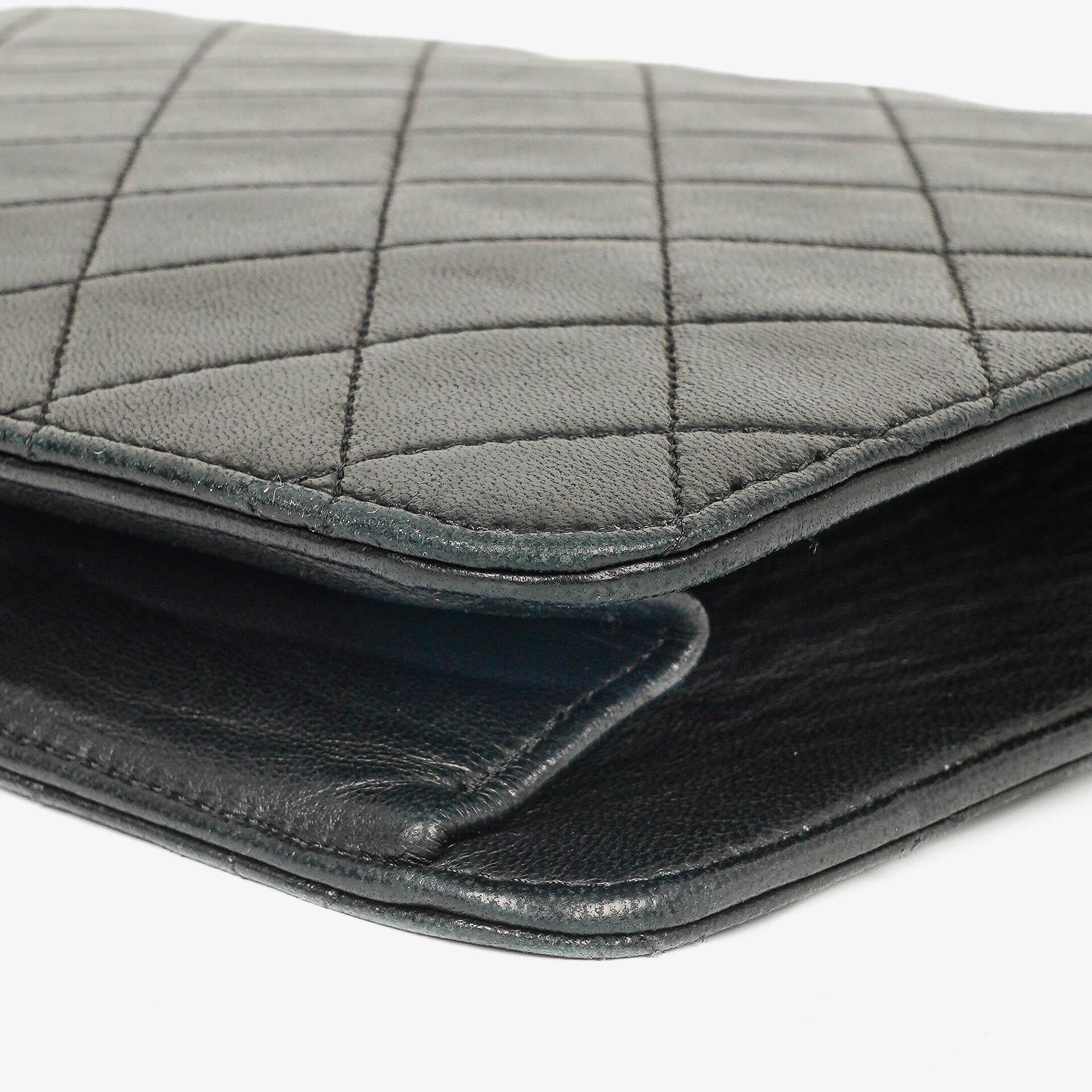 Chanel Medium Classic Single Flap Tasche aus schwarzem gestepptem Lammleder mit 24K vergoldeten Beschlägen