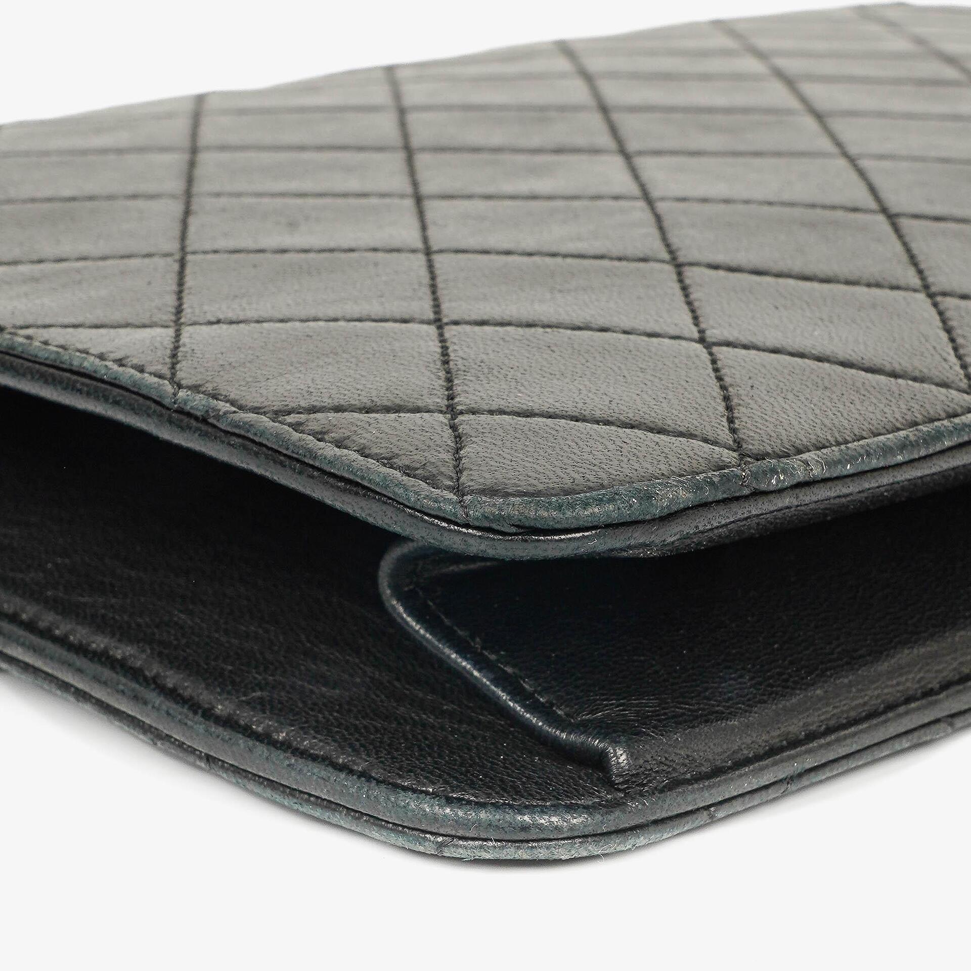 Chanel Medium Classic Single Flap Tasche aus schwarzem gestepptem Lammleder mit 24K vergoldeten Beschlägen