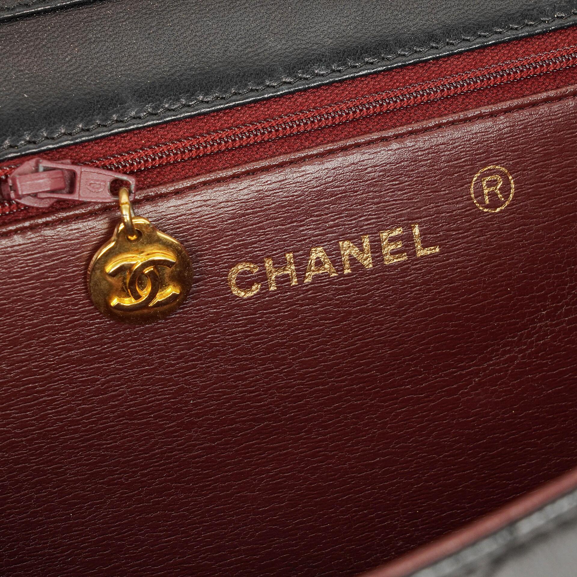 Chanel Medium Classic Single Flap Tasche aus schwarzem gestepptem Lammleder mit 24K vergoldeten Beschlägen
