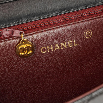 Chanel Medium Classic Single Flap Tasche aus schwarzem gestepptem Lammleder mit 24K vergoldeten Beschlägen