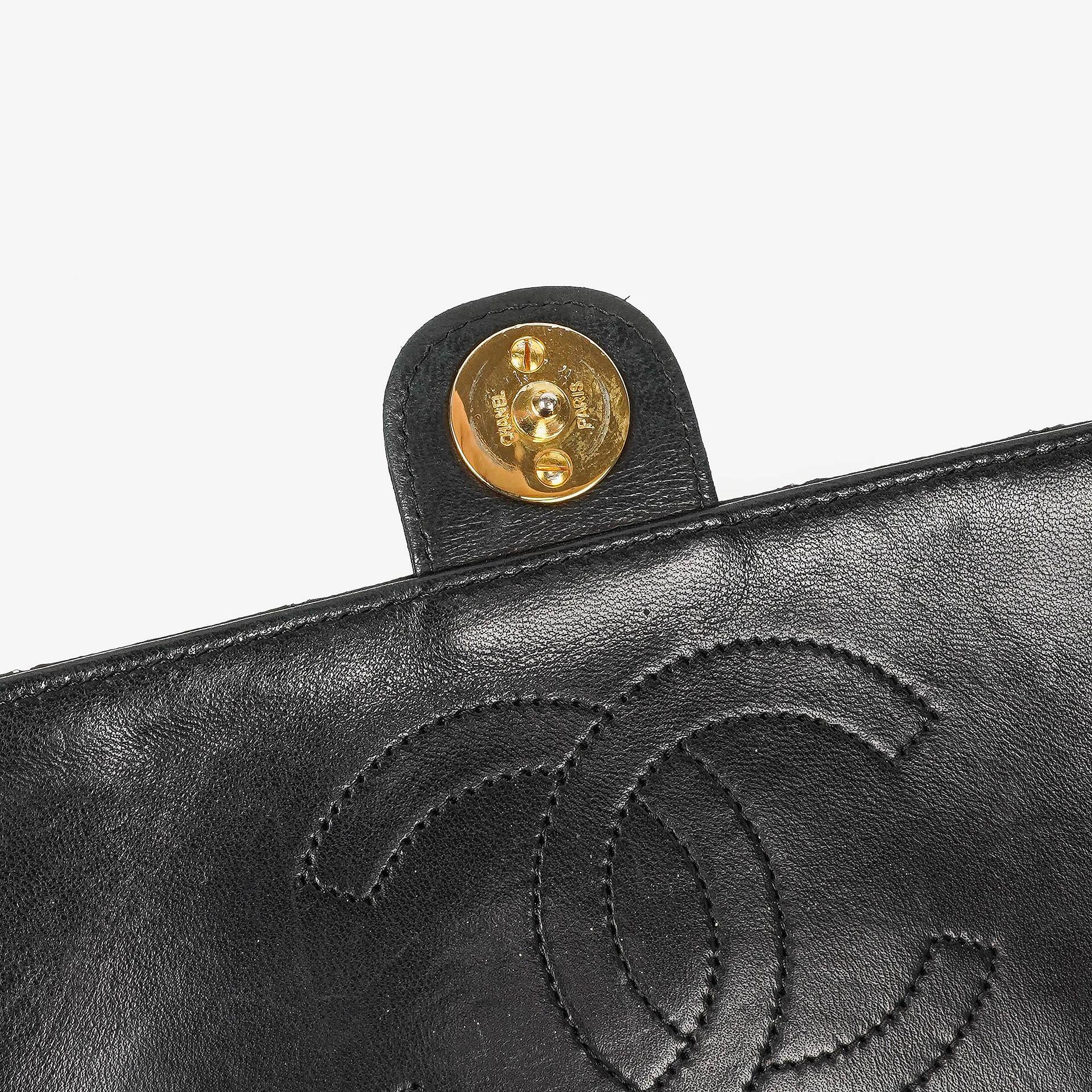 Chanel Medium Classic Single Flap Tasche aus schwarzem gestepptem Lammleder mit 24K vergoldeten Beschlägen