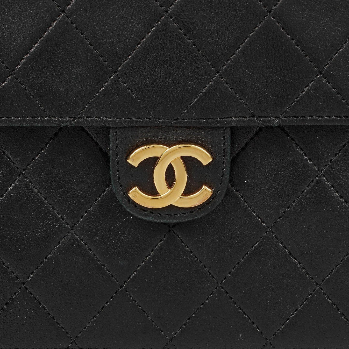 Chanel Medium Classic Single Flap Tasche aus schwarzem gestepptem Lammleder mit 24K vergoldeten Beschlägen