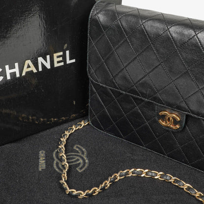 Chanel Medium Classic Single Flap Tasche aus schwarzem gestepptem Lammleder mit 24K vergoldeten Beschlägen