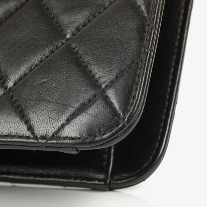 Chanel Medium Classic Single Flap Tasche aus schwarzem gestepptem Lammleder mit 24K vergoldeter Hardware