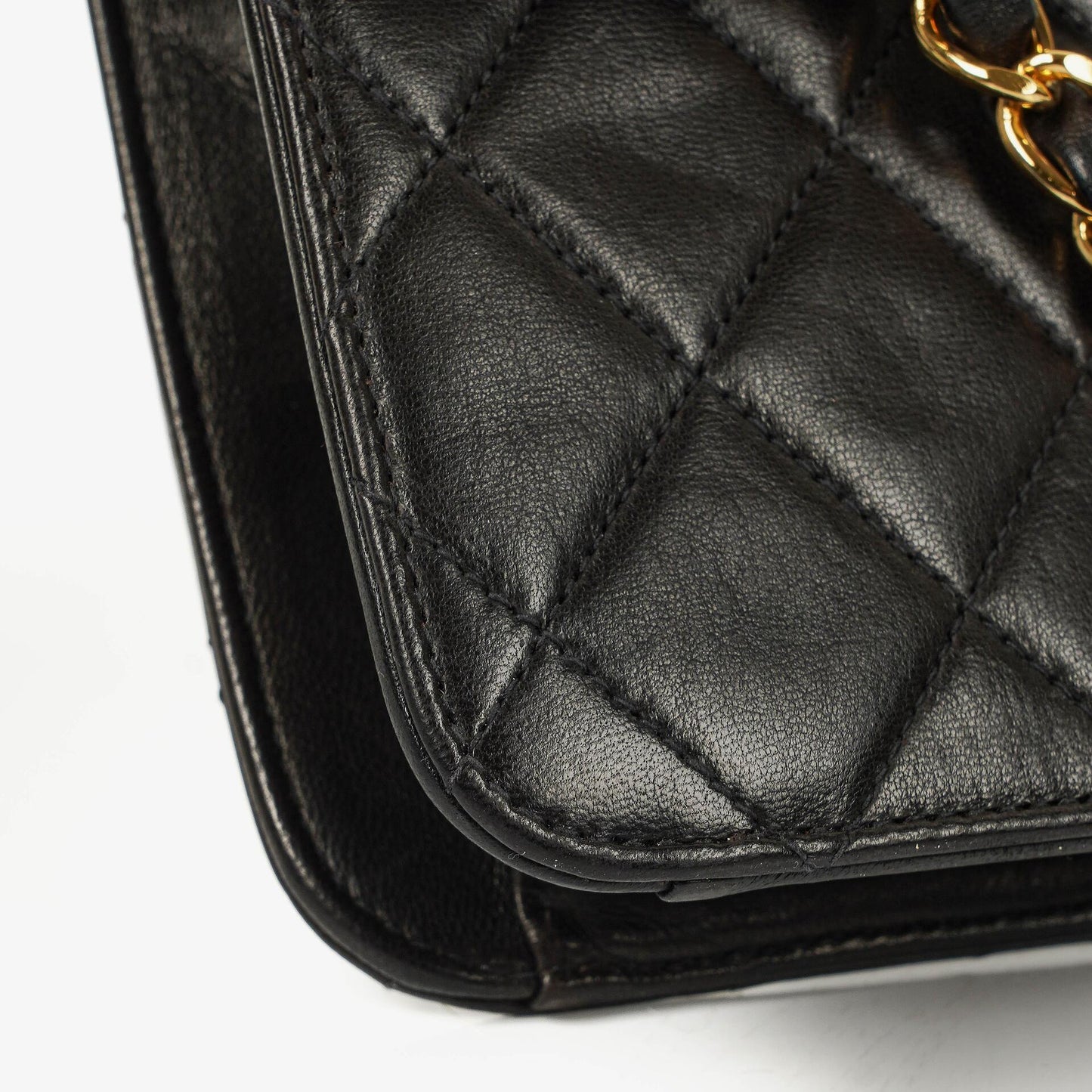Chanel Medium Classic Single Flap Tasche aus schwarzem gestepptem Lammleder mit 24K vergoldeter Hardware