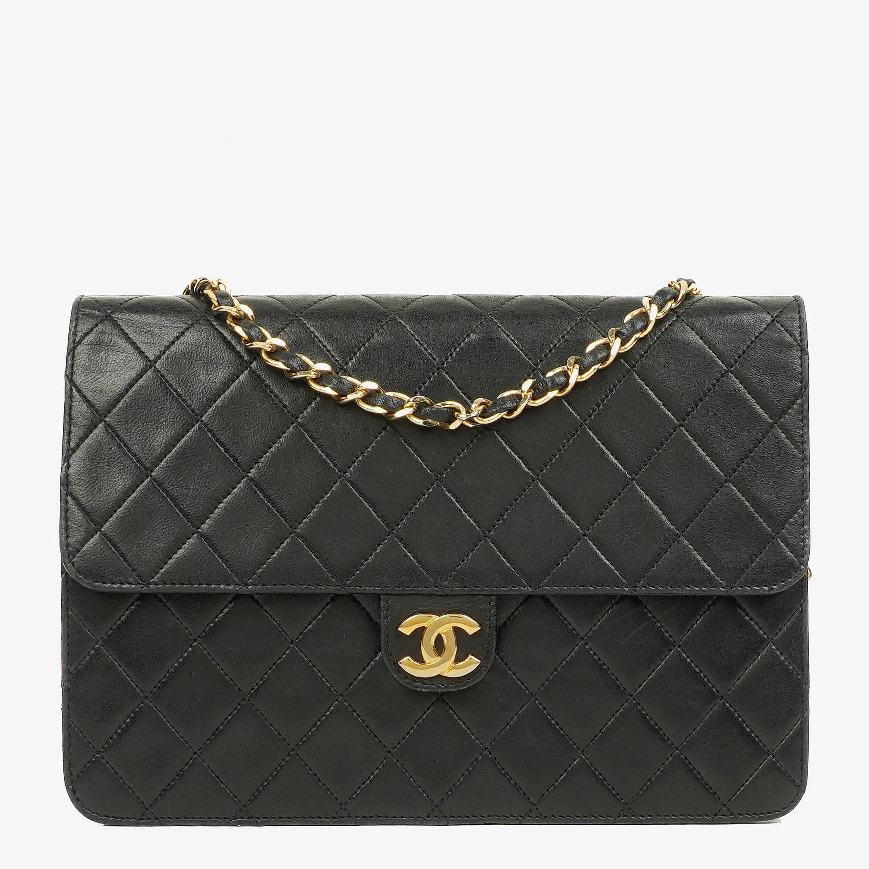 Chanel Medium Classic Single Flap Tasche aus schwarzem gestepptem Lammleder mit goldfarbenen Beschlägen