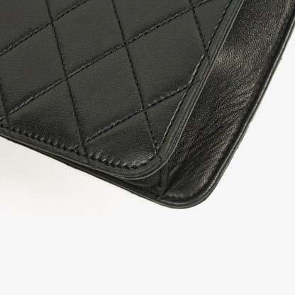 Chanel Medium Classic Single Flap Tasche aus schwarzem gestepptem Lammleder mit goldfarbenen Beschlägen