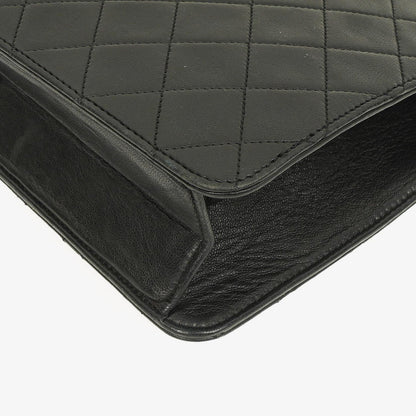 Chanel Medium Classic Single Flap Tasche aus schwarzem gestepptem Lammleder mit goldfarbenen Beschlägen