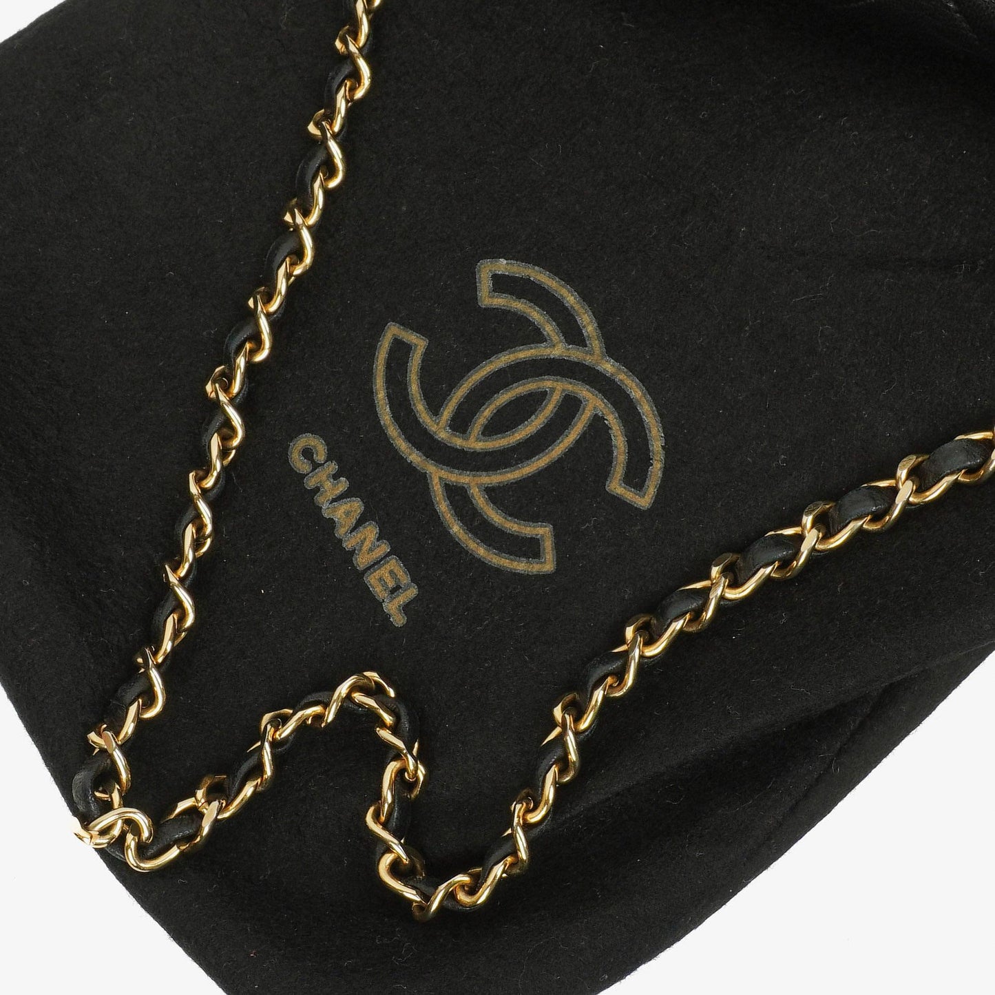 Chanel Medium Classic Single Flap Tasche aus schwarzem gestepptem Lammleder mit goldfarbenen Beschlägen