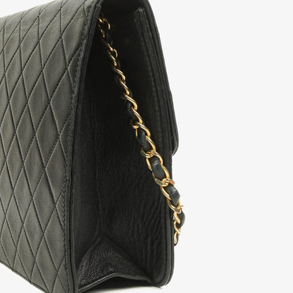 Chanel Medium Classic Single Flap Tasche aus schwarzem gestepptem Lammleder mit goldfarbenen Beschlägen