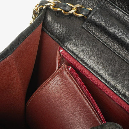 Chanel Medium Classic Single Flap Tasche aus schwarzem gestepptem Lammleder mit goldfarbenen Beschlägen