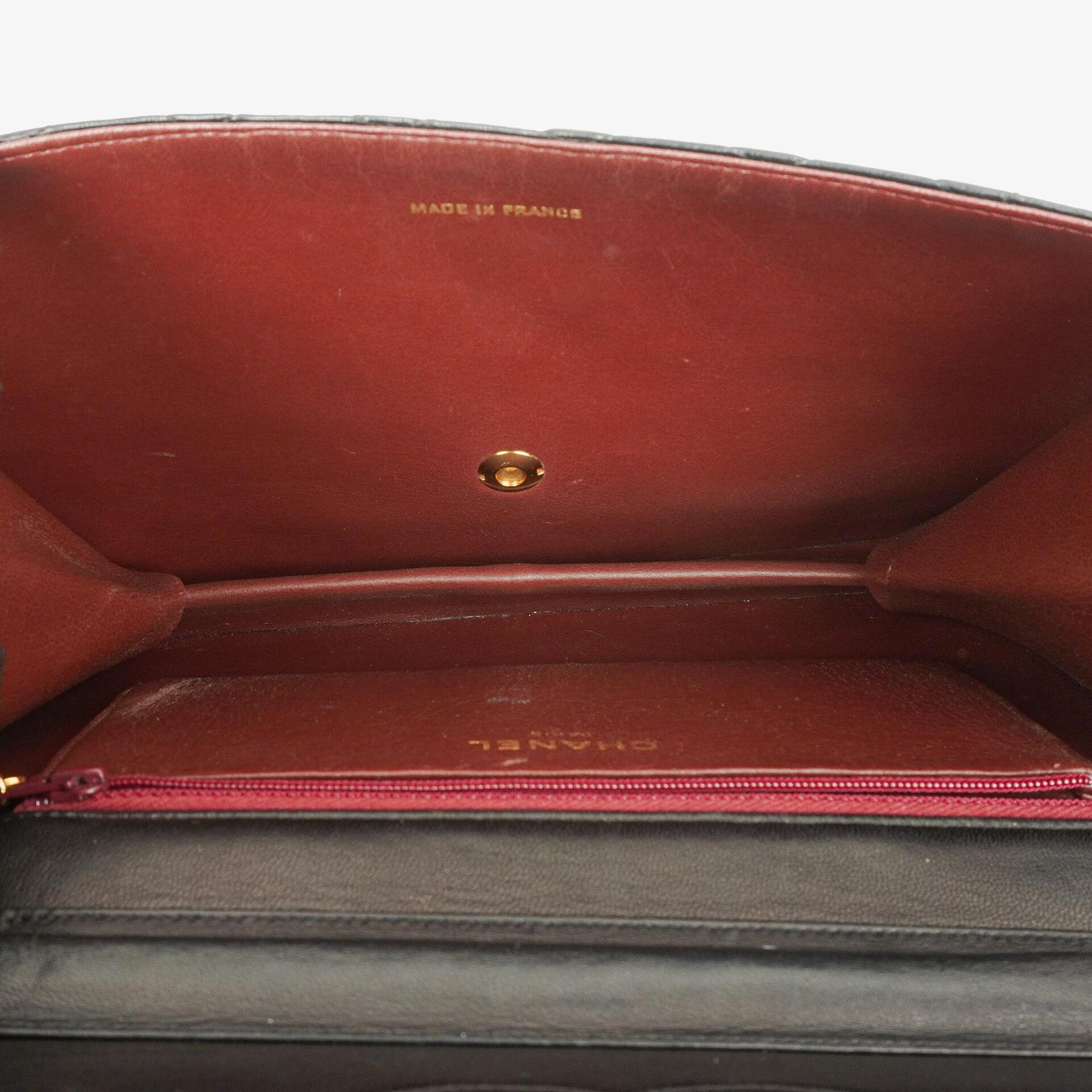 Chanel Medium Classic Single Flap Tasche aus schwarzem gestepptem Lammleder mit goldfarbenen Beschlägen
