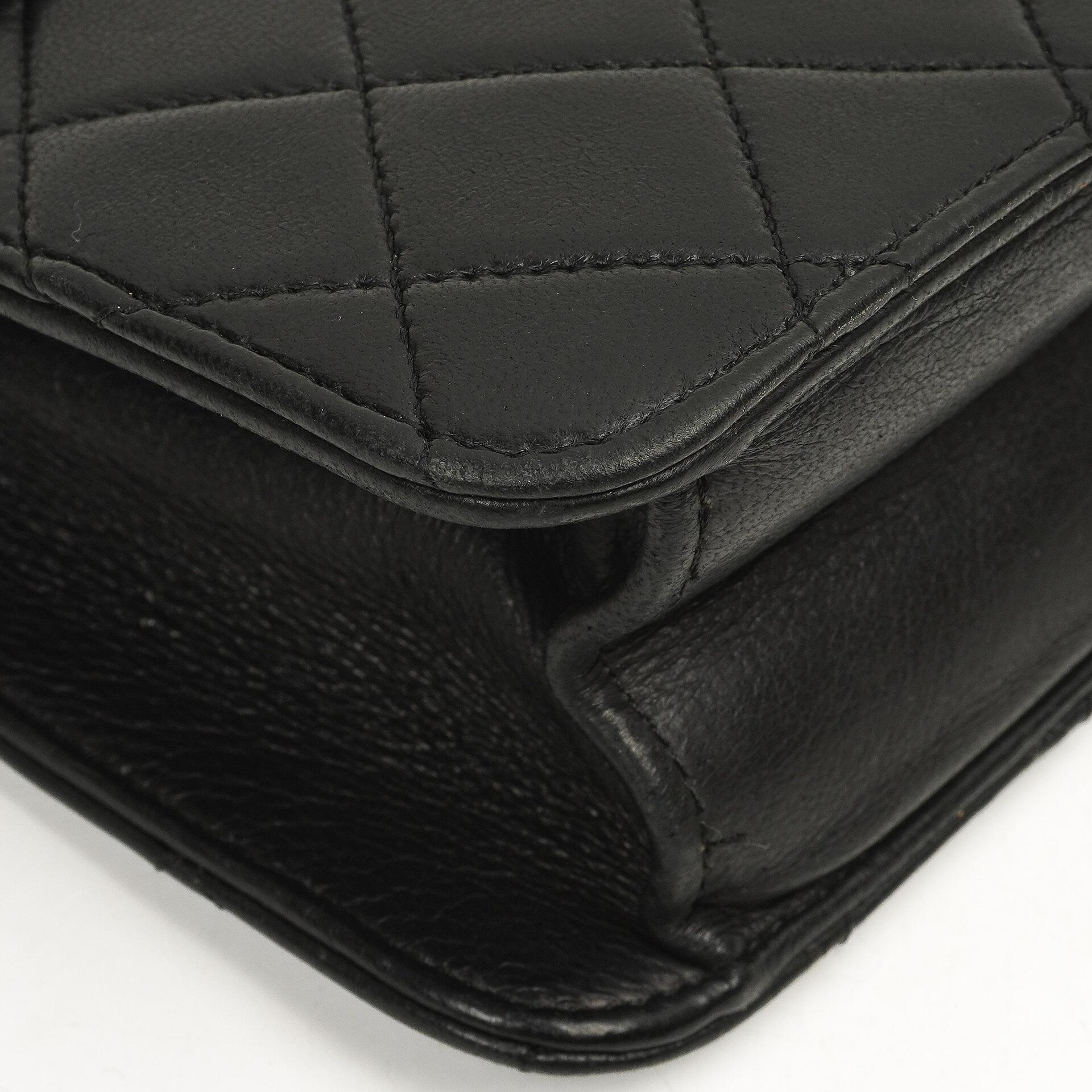 Chanel Medium Classic Single Flap Bag Dunkelmarine Gequiltetes Lammleder Hardware in Goldfarbe
